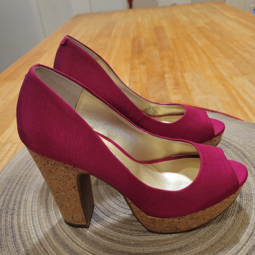 EUC~ JESSICA SIMPSON PEEP TOE HEELS